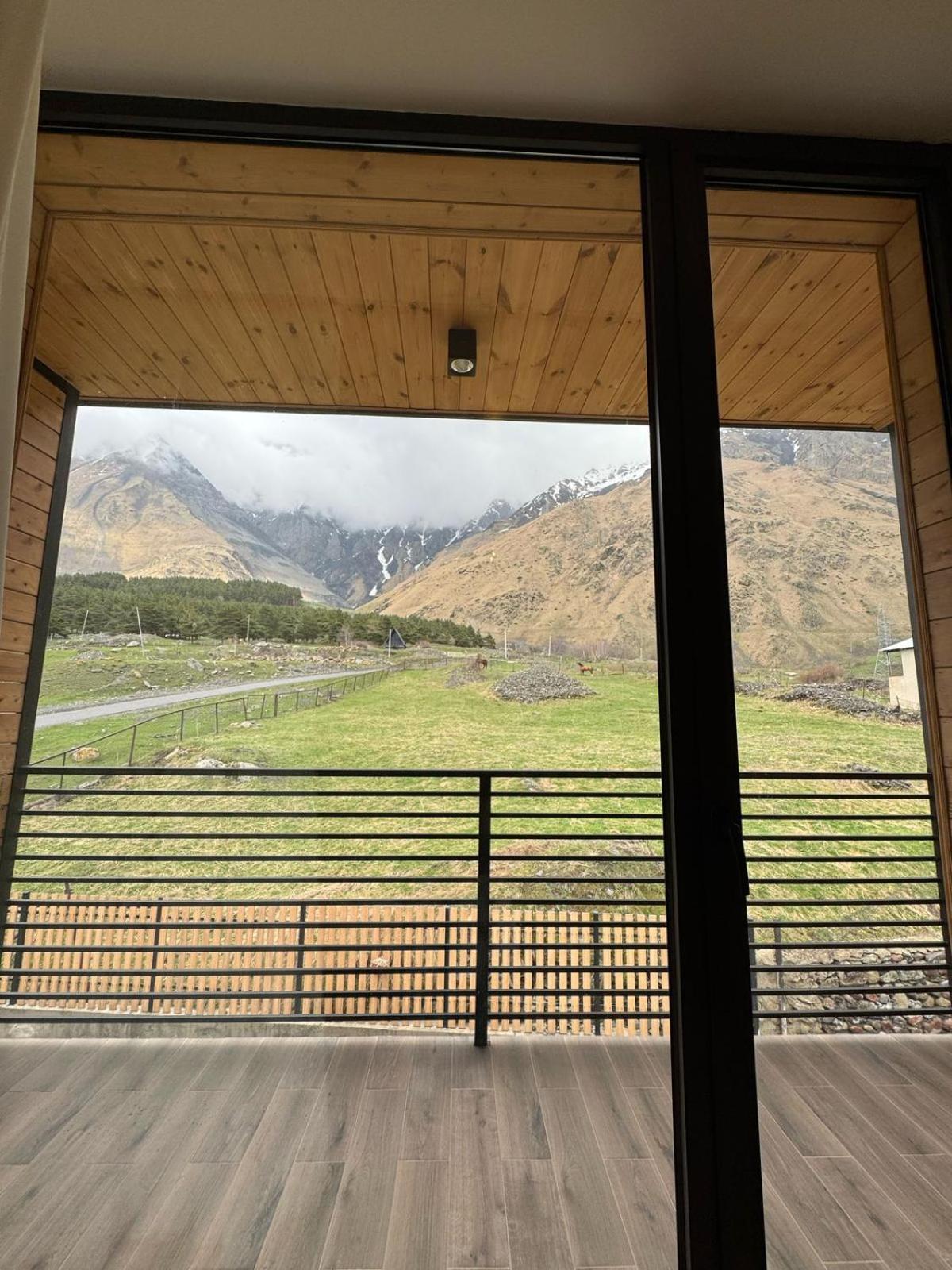 Kazbegi Hotel Grand View Eksteriør bilde